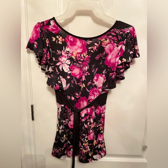 Majora floral short sleeve top large - Picture 7 of 8